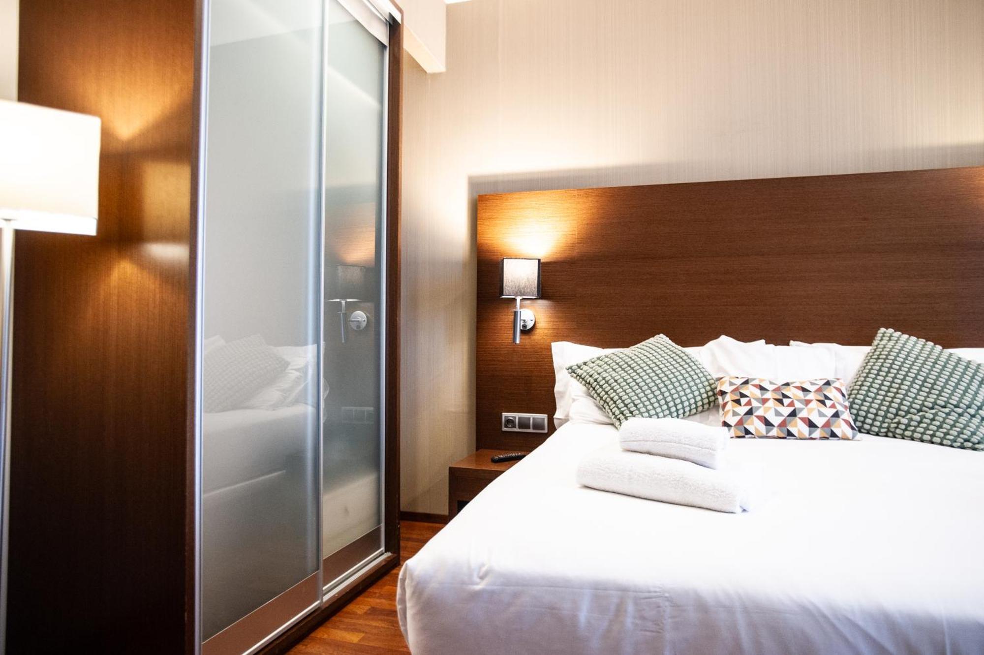 บาเลนเซีย คองเกรส โฮเต็ลแอนด์สปา Hotel ปาเตร์นา ภายนอก รูปภาพ