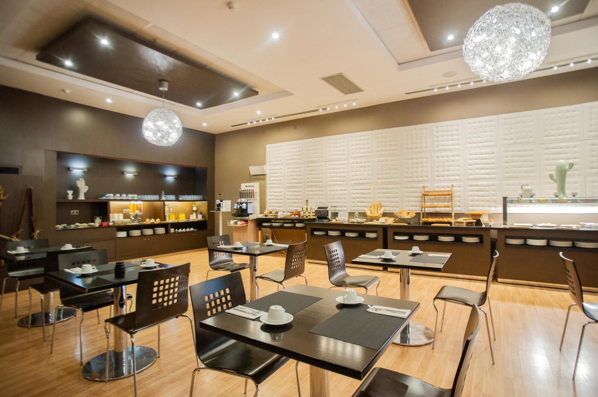 บาเลนเซีย คองเกรส โฮเต็ลแอนด์สปา Hotel ปาเตร์นา ภายนอก รูปภาพ